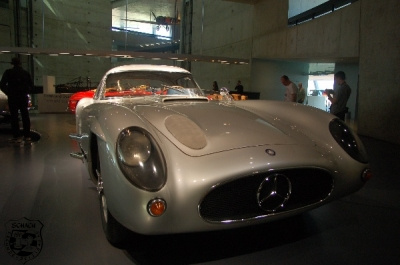 Mercedes-Benz-Museum-2012_3
