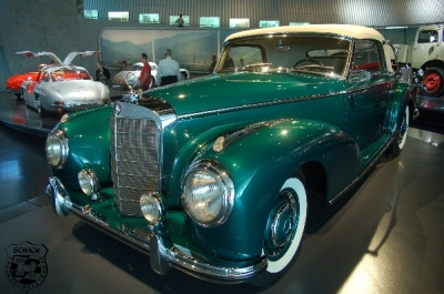 Mercedes-Benz-Museum-2012_6
